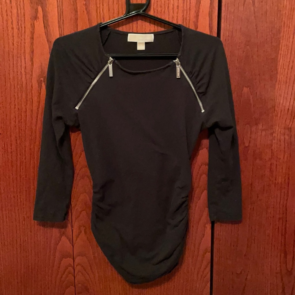 Gray women’s Michael Kors top with 3/4 sleeves, size small